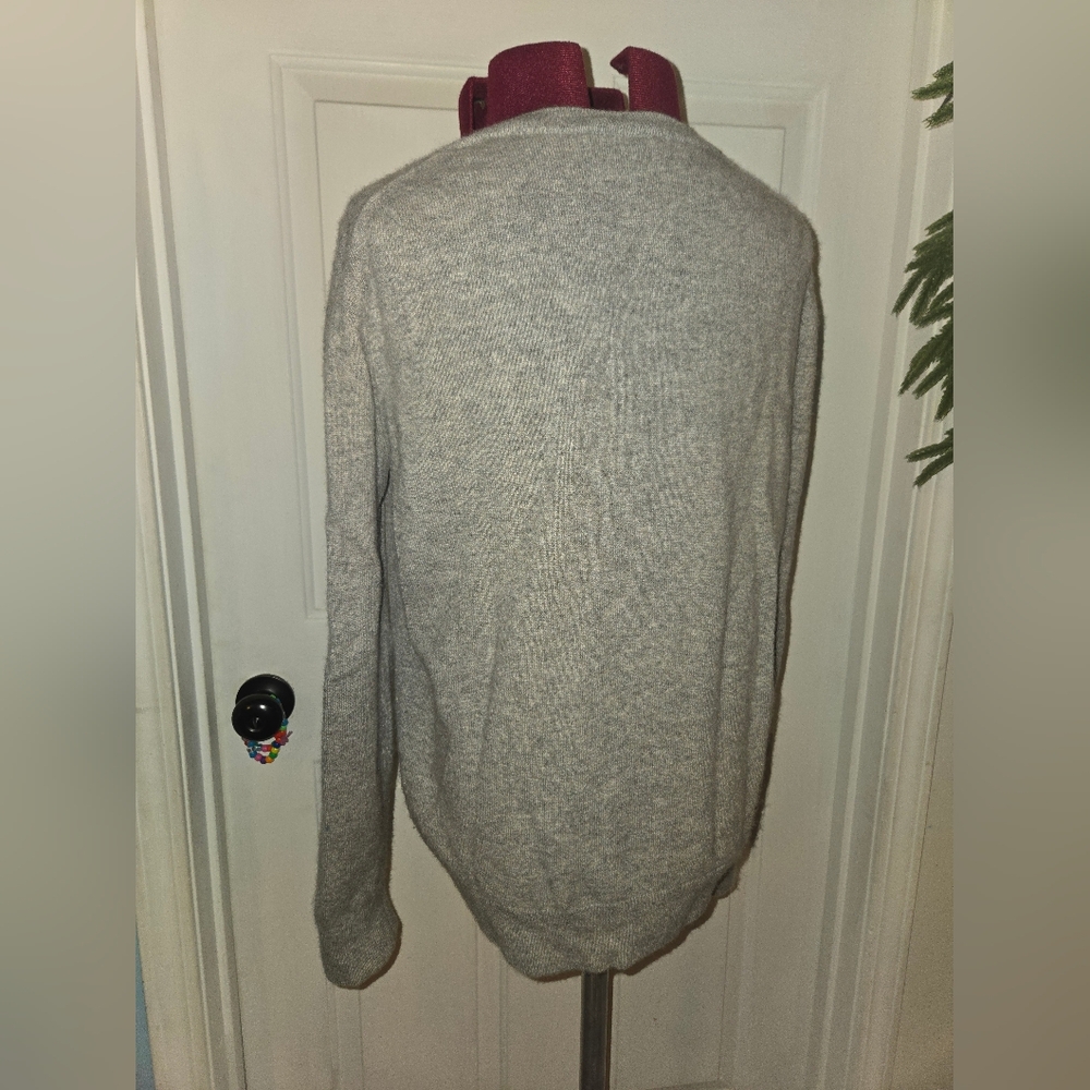 Vince. Small Gray V Neck Cashmere Weekend Sweater - Picture 2 of 8
